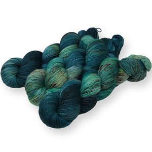 Tidepool - Shawl length skein - 600 yards