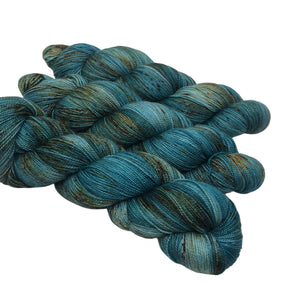 Copper Penny Blue - Shawl length skein - 600 yards