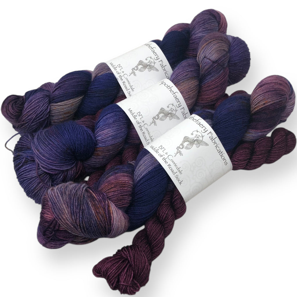 Wisewoman - sock yarn with mini, sock set